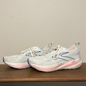 Brooks Women's Athletic Shoes - White and Blue